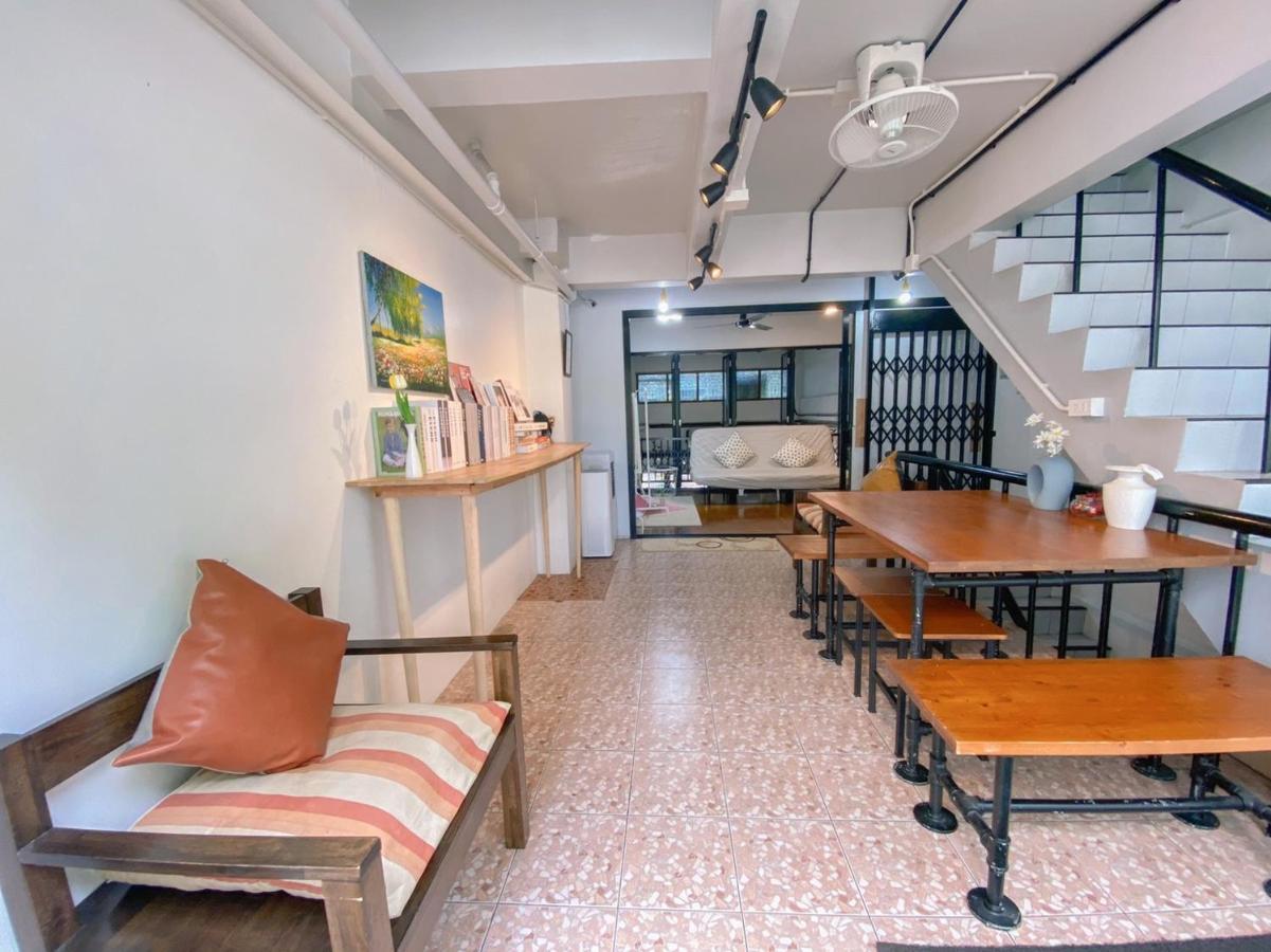 Sleep Owl Hostel Bangkok Exterior foto