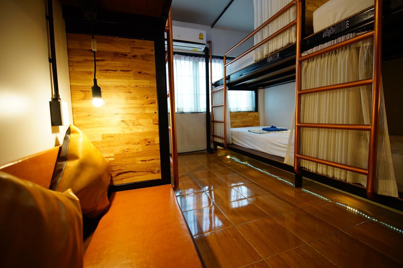 Sleep Owl Hostel Bangkok Exterior foto