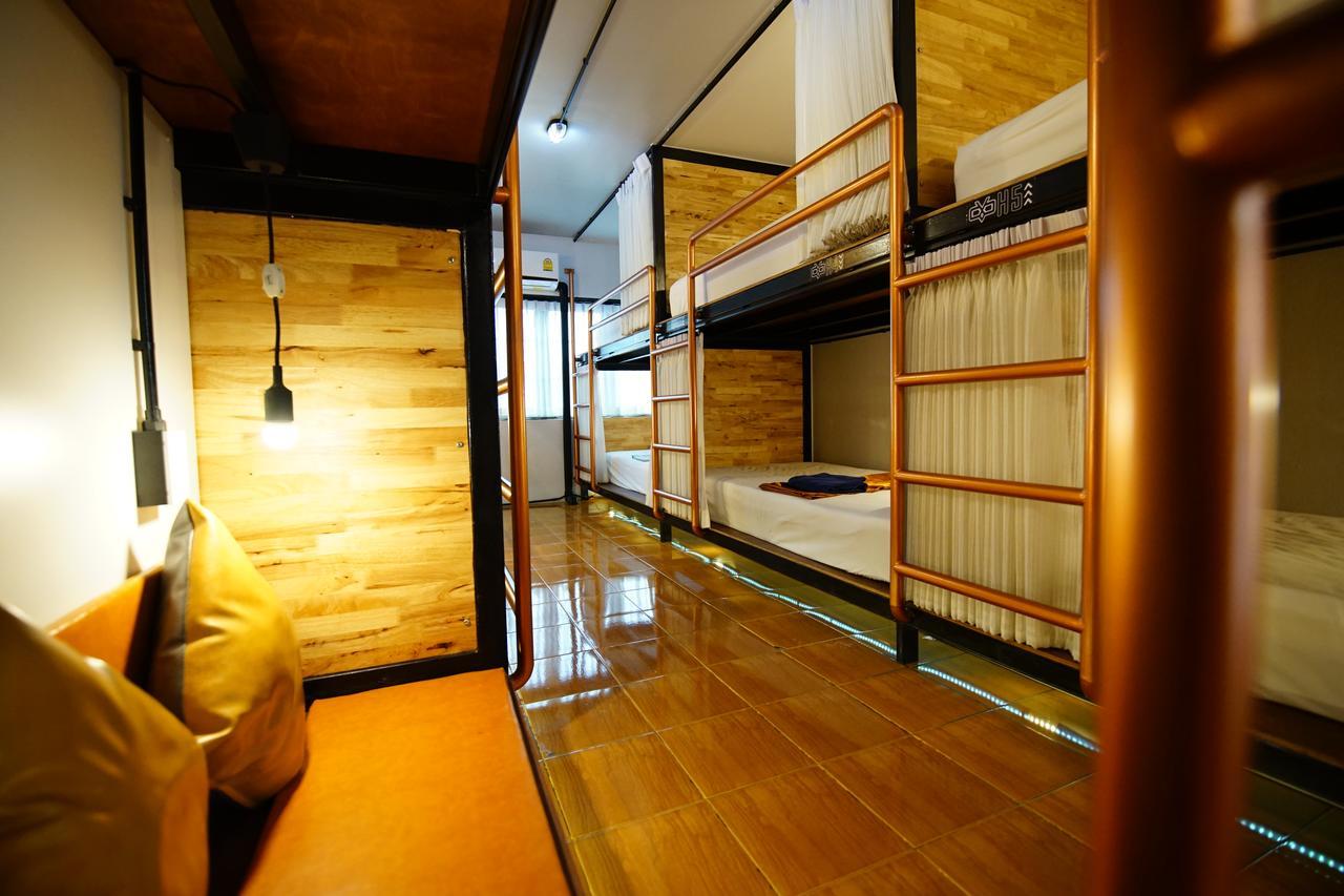 Sleep Owl Hostel Bangkok Exterior foto