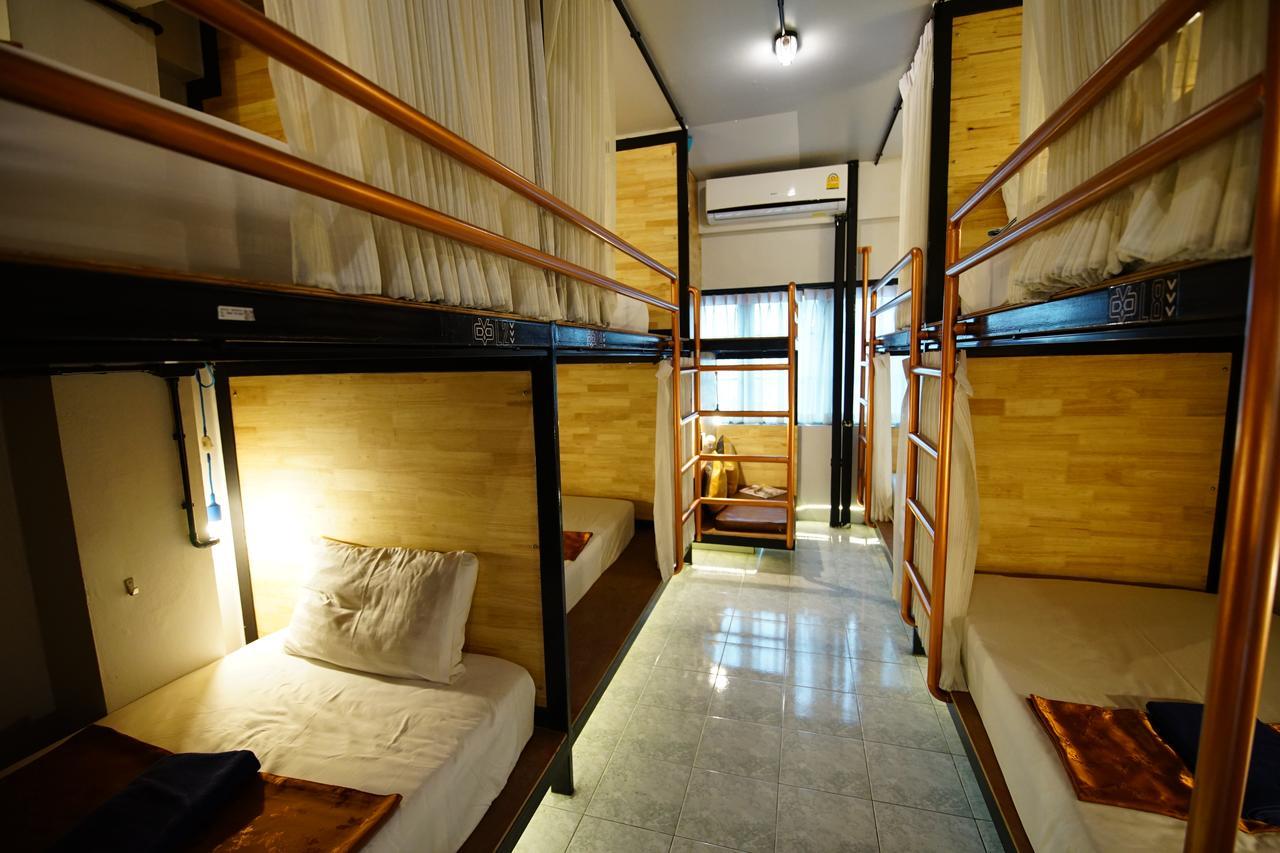 Sleep Owl Hostel Bangkok Exterior foto