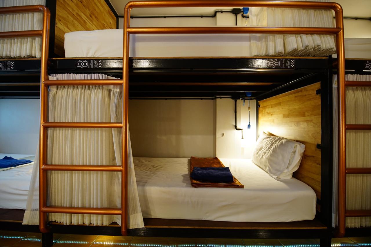 Sleep Owl Hostel Bangkok Exterior foto