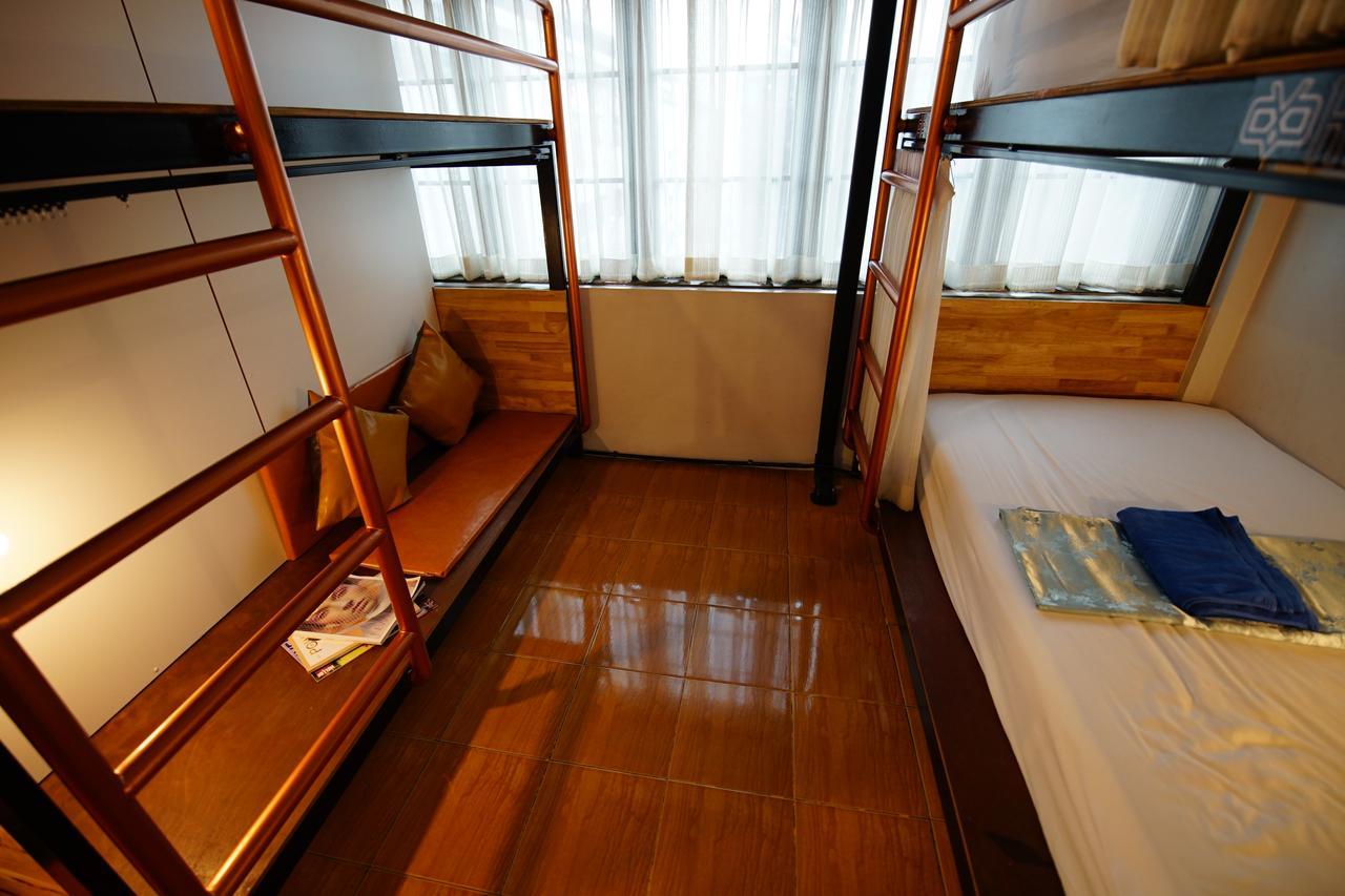 Sleep Owl Hostel Bangkok Exterior foto