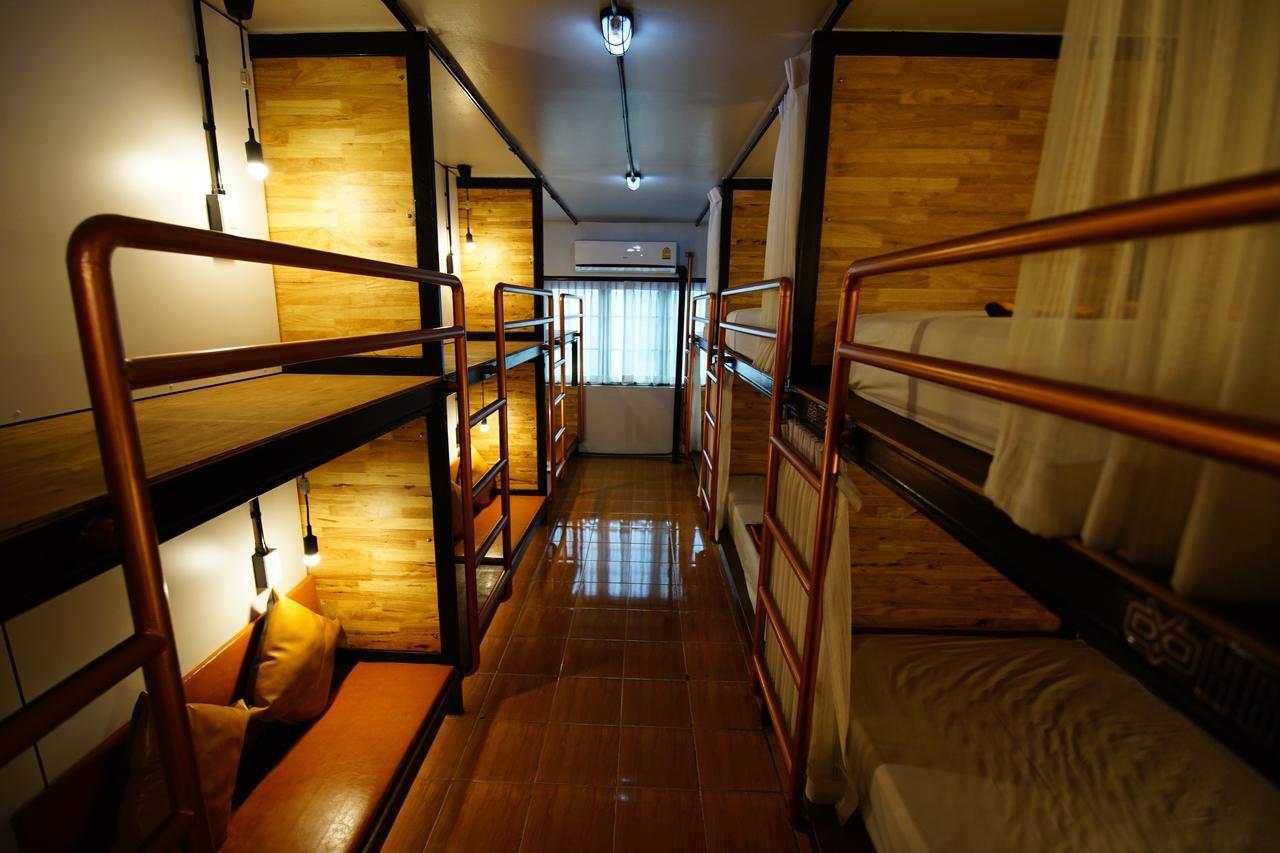 Sleep Owl Hostel Bangkok Exterior foto