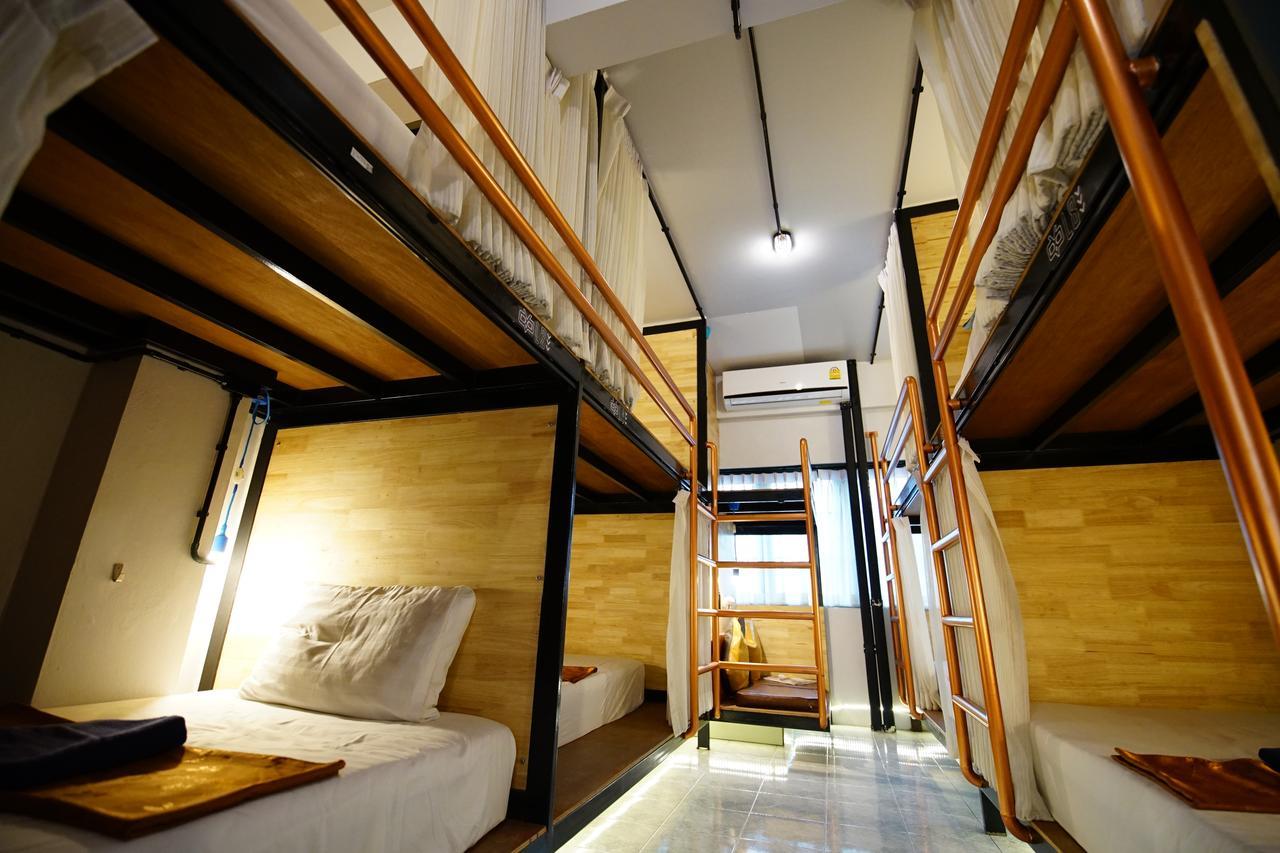 Sleep Owl Hostel Bangkok Exterior foto