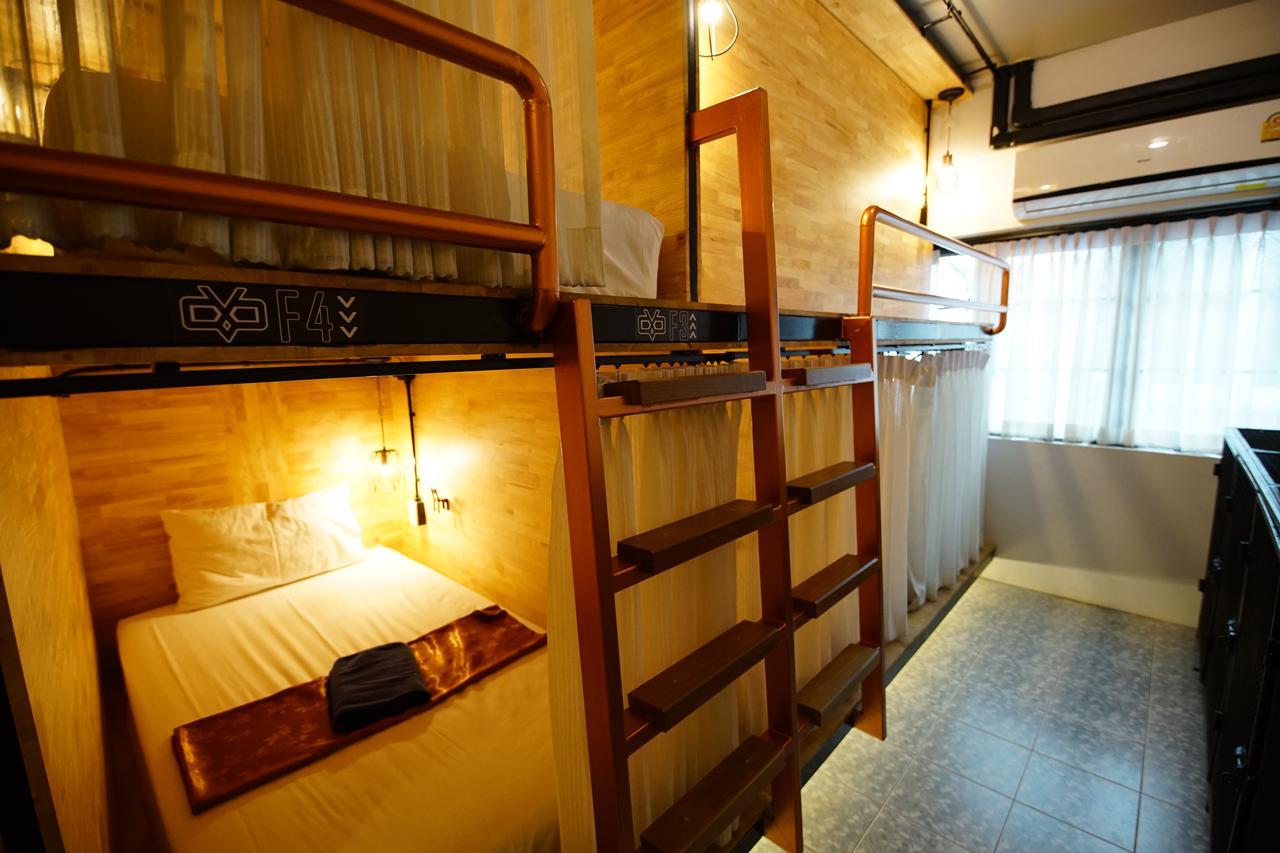 Sleep Owl Hostel Bangkok Exterior foto