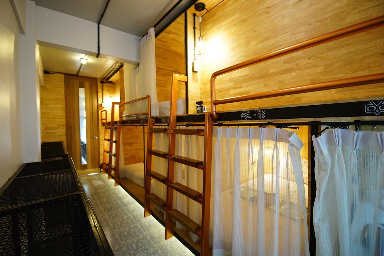Sleep Owl Hostel Bangkok Exterior foto