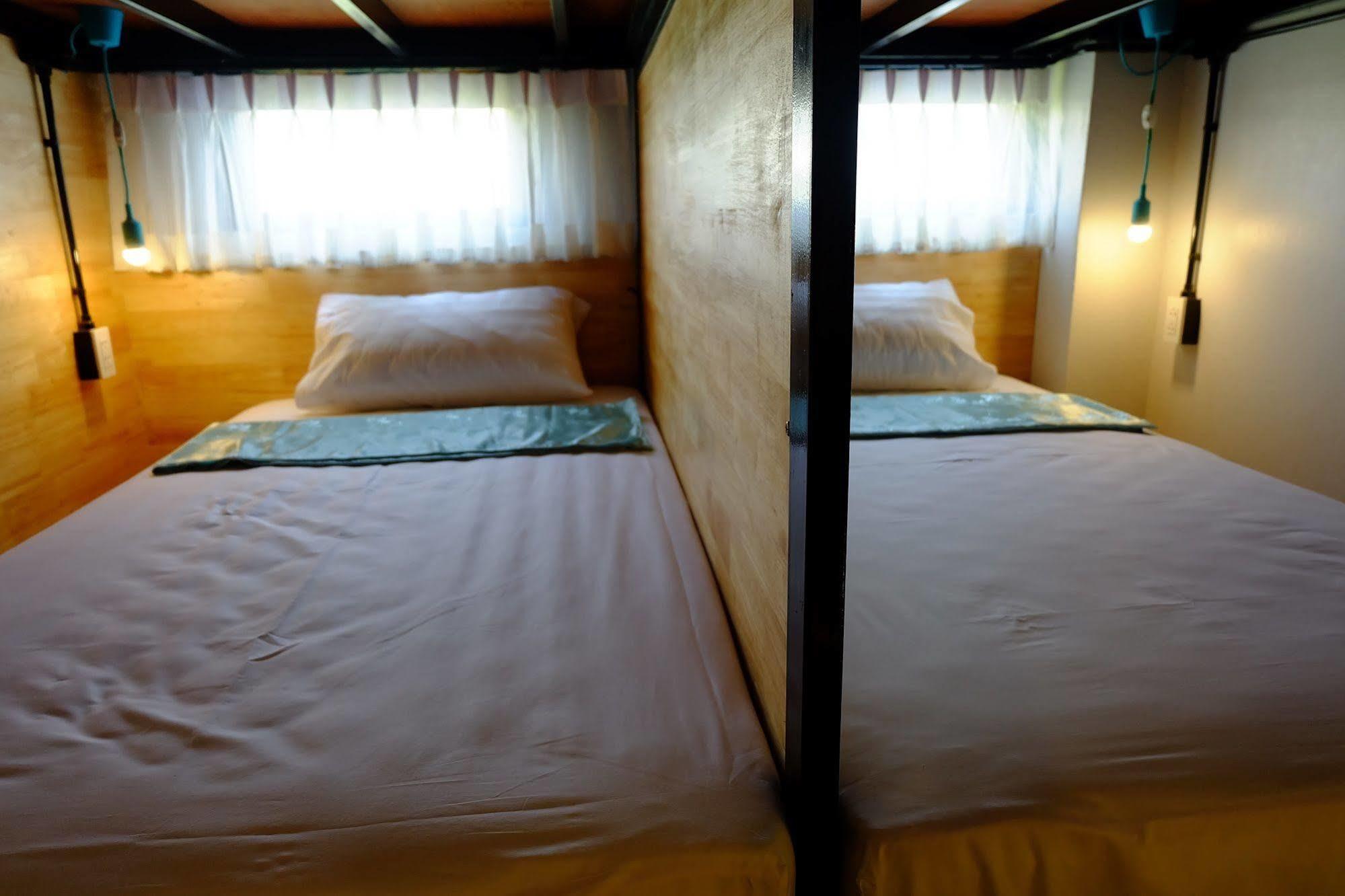 Sleep Owl Hostel Bangkok Exterior foto